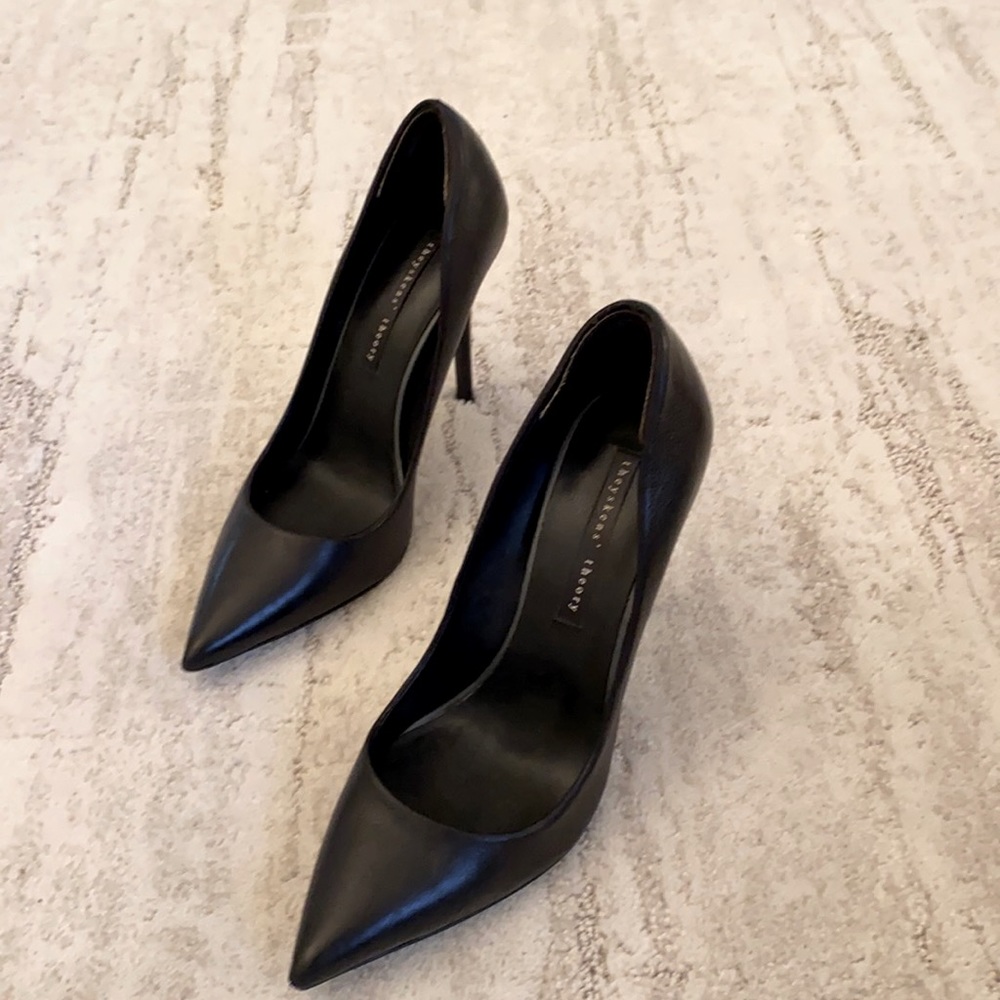 Theory Theyskens Classic Black Pumps